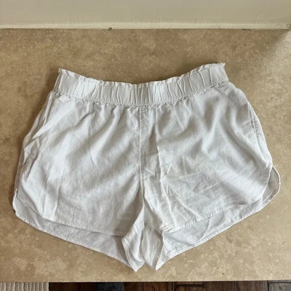 Universal Thread White Linen Pull On Elastic Waist Womens Size L 2 Inch Inseam - Picture 2 of 8